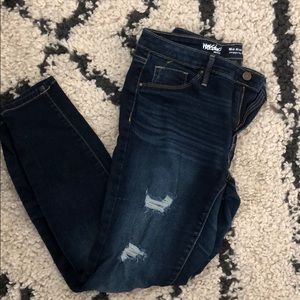 Distressed mossimo mid rise jeggings